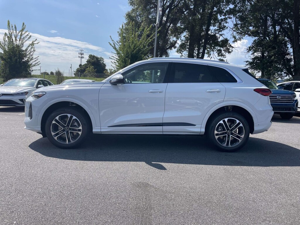 New 2026 Audi Q5 2.0T Premium Plus Sport Utility
