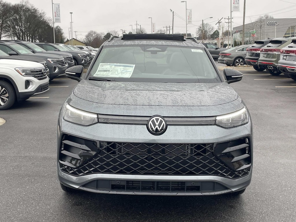 New 2026 Volkswagen Tiguan 2.0T SE R-Line Black FWD Sport Utility