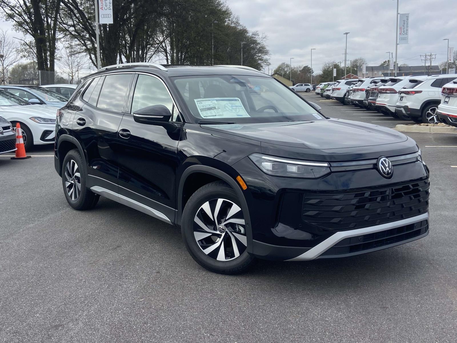 2026 Volkswagen Tiguan S's photo