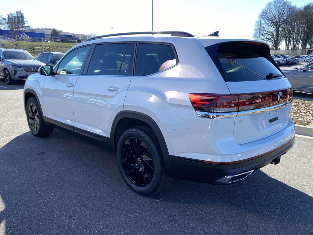 New 2026 Volkswagen Atlas 2.0T SE w/Technology Sport Utility