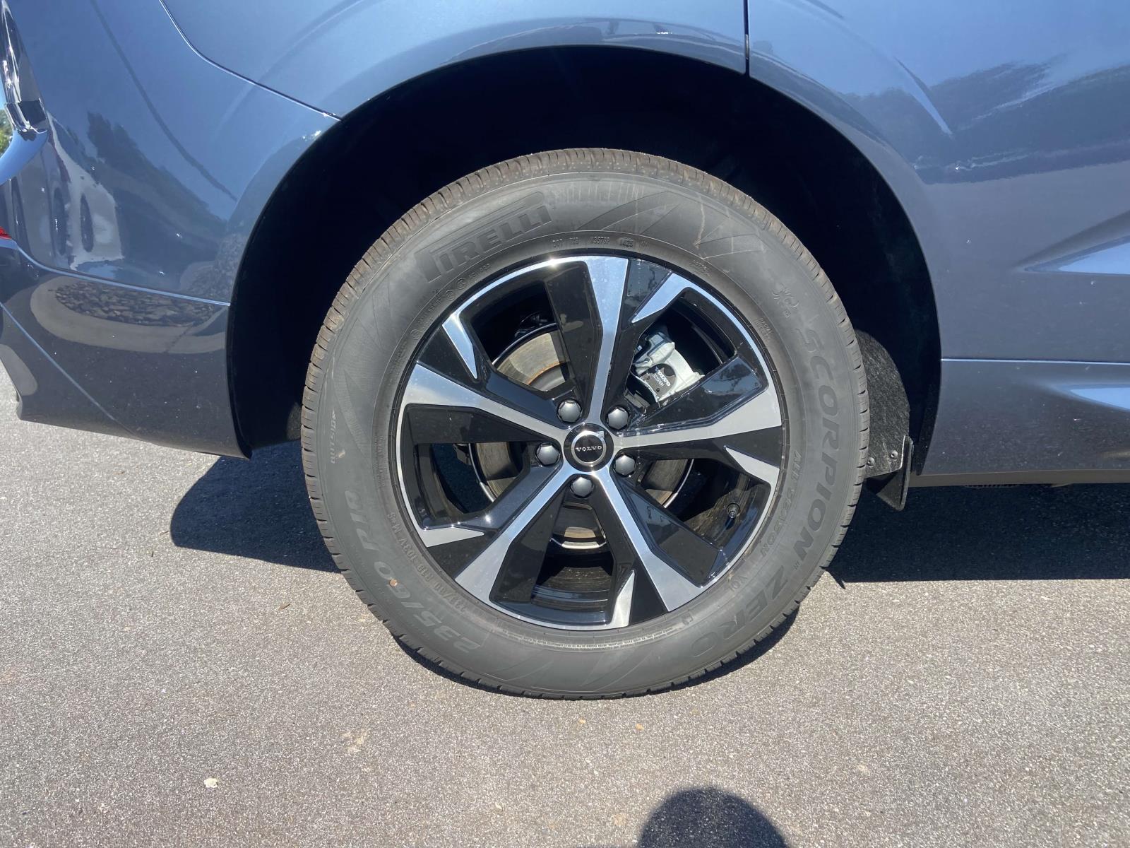 2026 Volvo XC60 Core - Photo 11