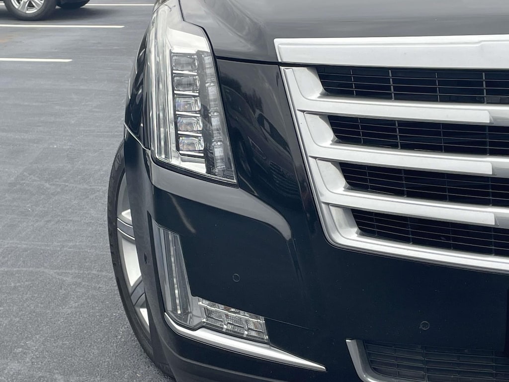 Used 2019 Cadillac Escalade ESV 4WD Luxury Sport Utility