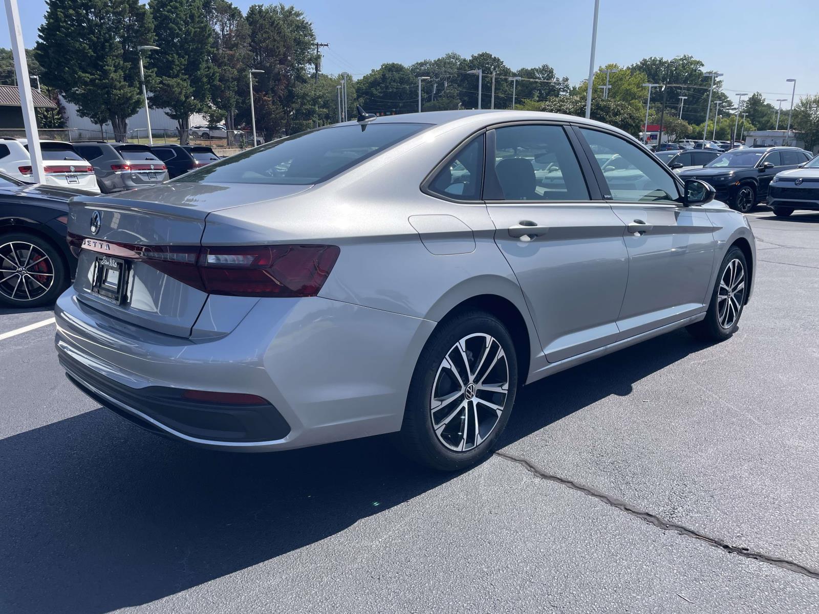 2026 Volkswagen Jetta Sport - Photo 7