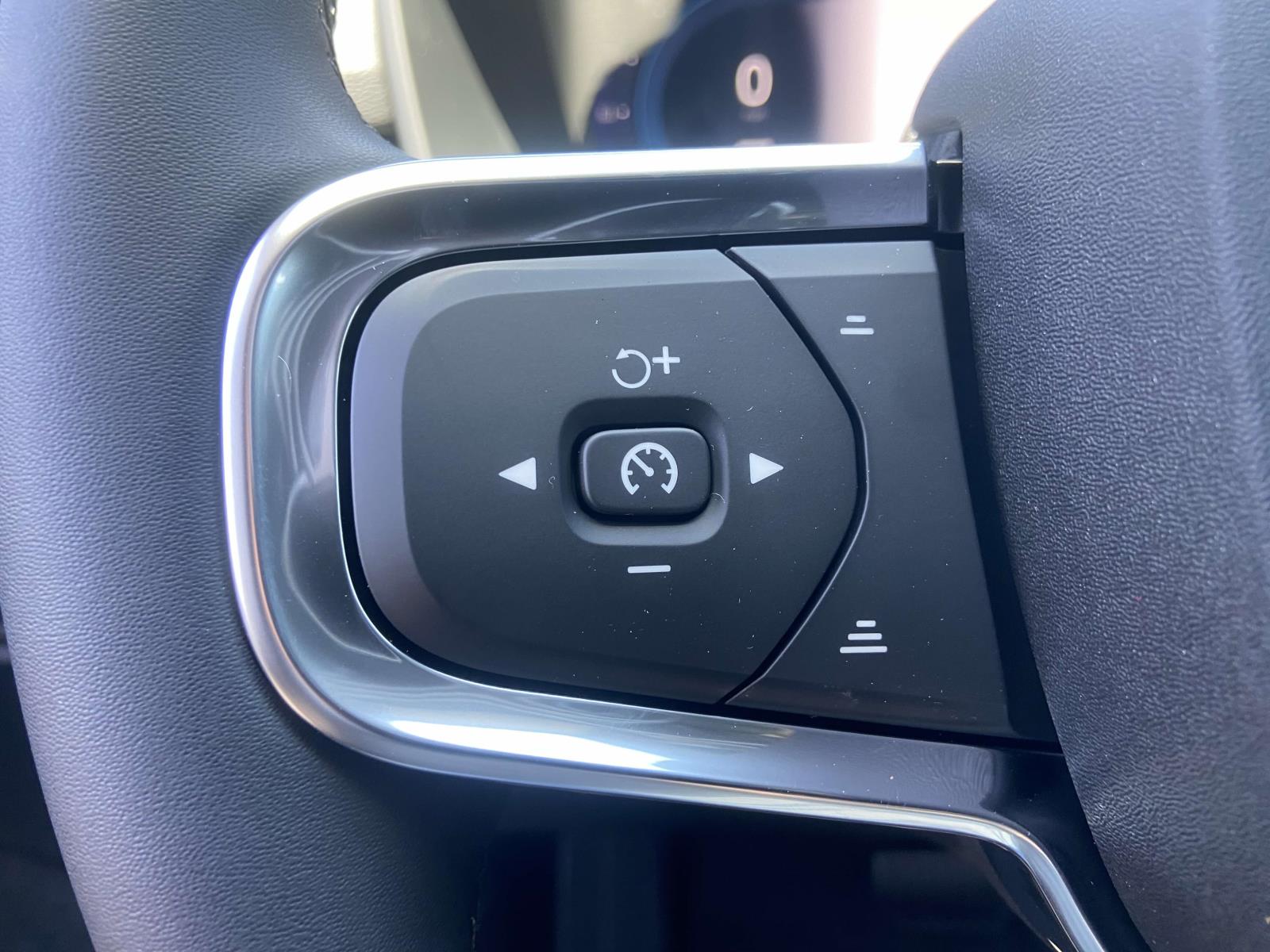2025 Volvo XC40 Ultra - Photo 22