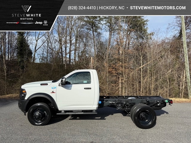 2026 RAM 4500 Tradesman 4X4 Reg Cab SWB DRW 145" WB's photo