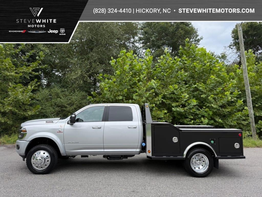 New 2026 Ram 4500 Chassis Cab Big Horn/Laramie Crew 4WD 60 CA Cummins Pickup