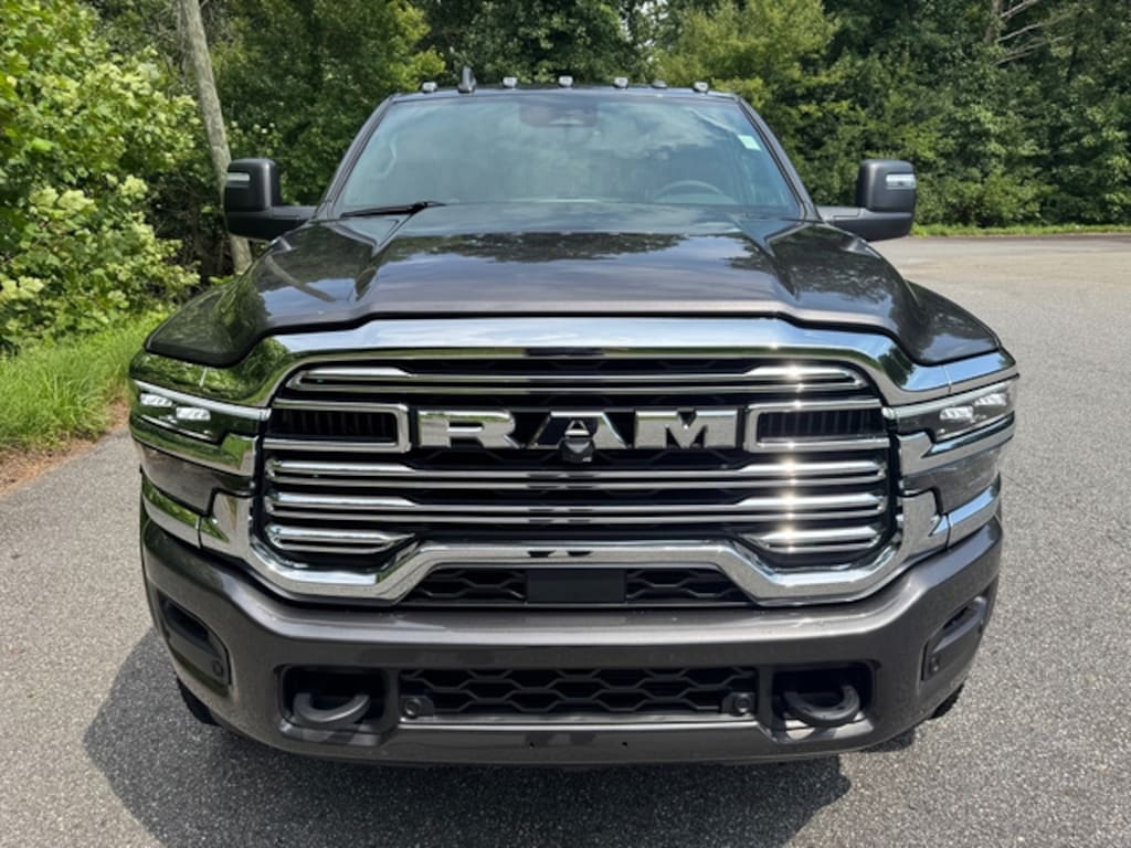 New 2026 Ram 4500 Chassis Cab Big Horn/Laramie Crew 4WD 60 CA Cummins Pickup
