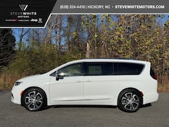 2026 Chrysler Pacifica Pinnacle Passenger Van