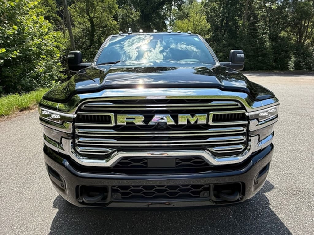 New 2026 Ram 4500 Chassis Cab Big Horn/Laramie Crew 4WD Cummins 9Combo Bed Pickup