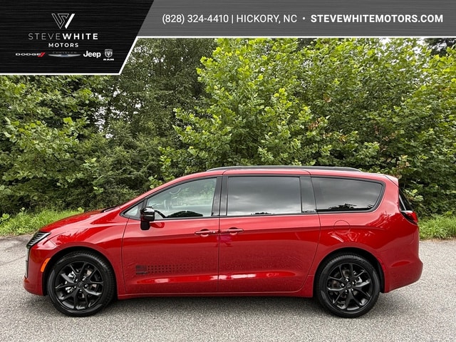 2027 Chrysler Pacifica Passenger Van 
