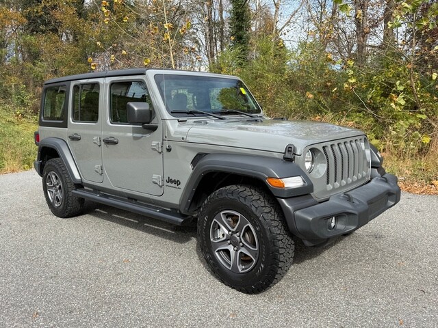 2023 Jeep Wrangler Sport photo 4