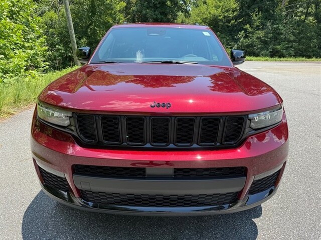 2025 Jeep Grand Cherokee Limited photo 3