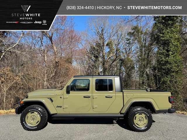 2026 Jeep Gladiator Pickup 