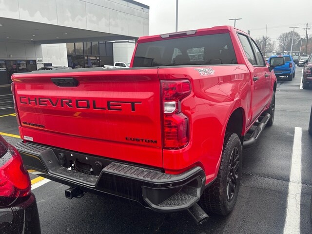 2025 Chevrolet Silverado 1500 Custom Trail Boss photo 3