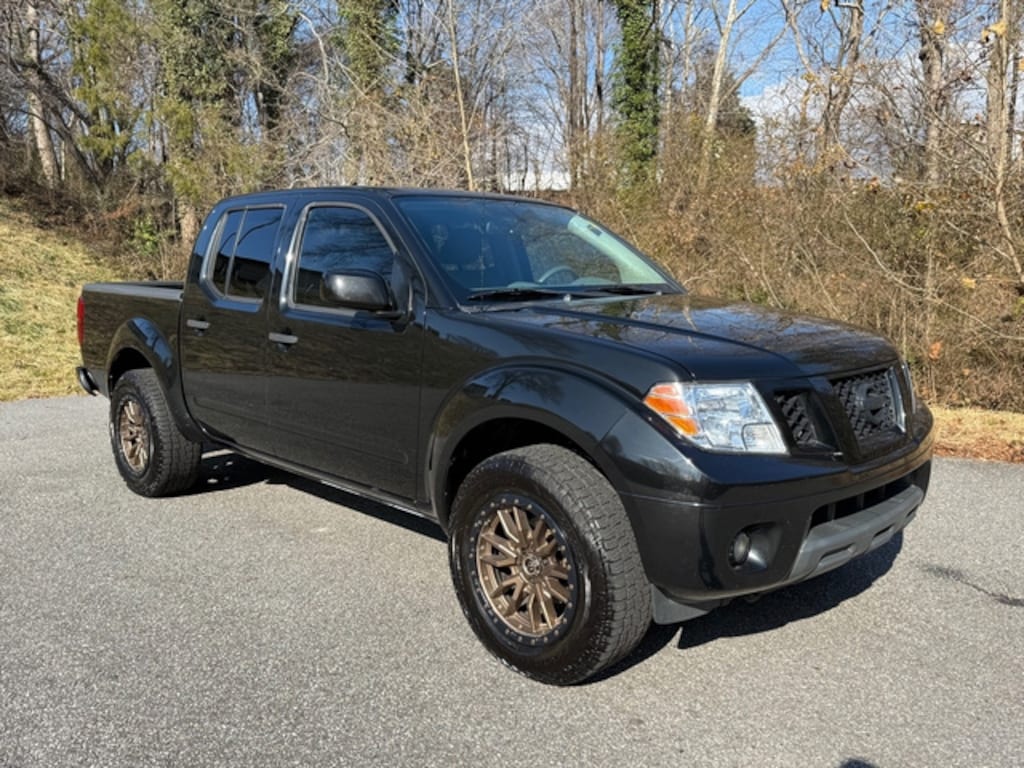 Used 2019 Nissan Frontier SV Crew Cab 4WD Truck Crew Cab