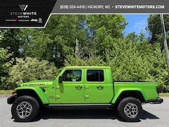 New 2025 Jeep Gladiator Rubicon X Body Color Hard Top Pickup S18509 in Hickory, NC