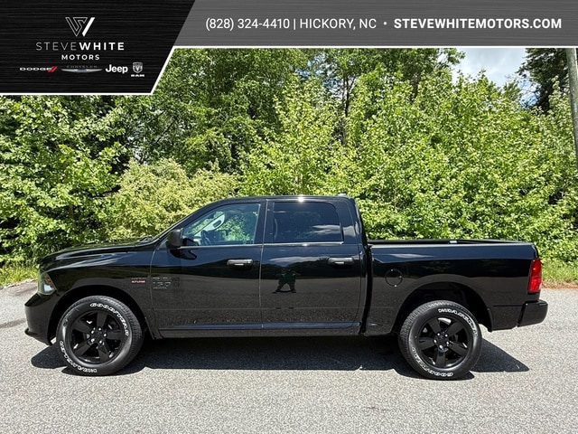 2023 RAM 1500 Classic Express Crew Cab 4x4 5'7's photo