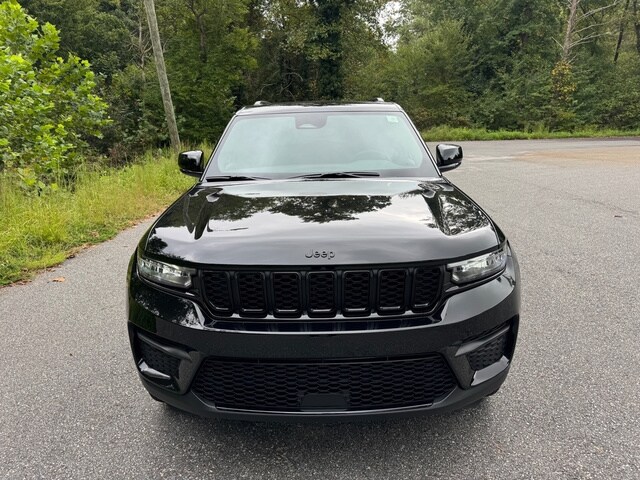 2025 Jeep Grand Cherokee Altitude X photo 2