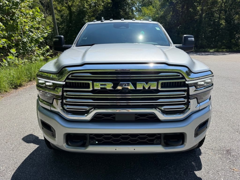 New 2026 Ram 5500 Chassis Cab Big Horn/Laramie Crew 4WD Cummins 11Combo Bed Pickup