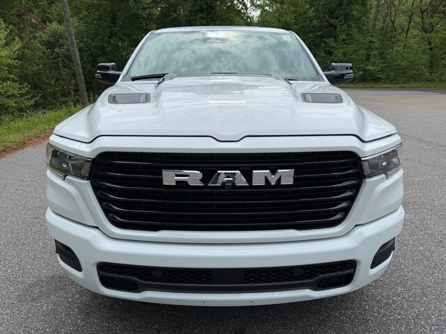 2025 Ram 1500 Laramie photo 3