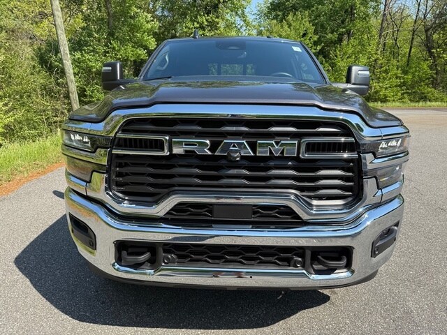 2025 Ram 2500 Tradesman photo 3