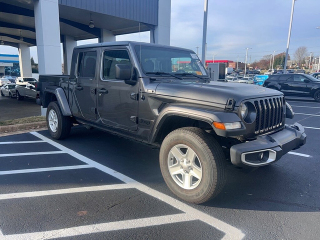 Used 2022 Jeep Gladiator Sport S Truck Crew Cab
