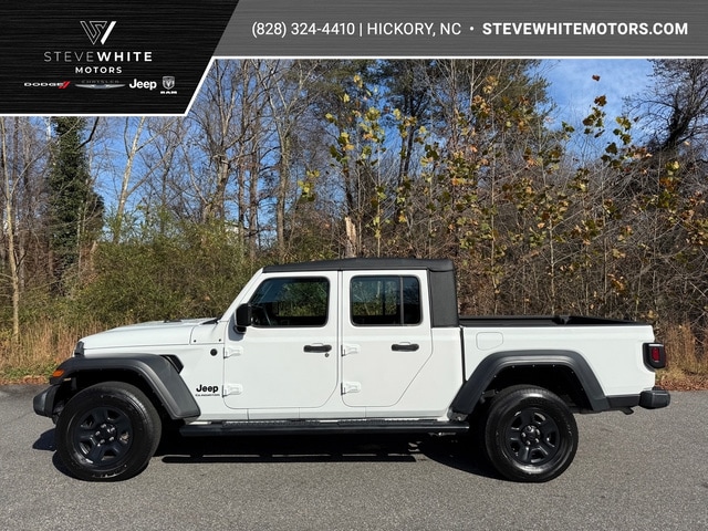 2022 Jeep Gladiator Sport's photo