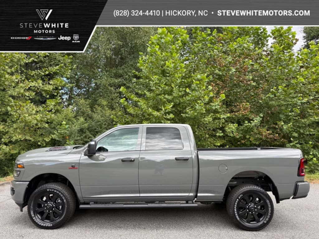 New 2026 Ram 2500 Black Express Crew 4WD Cummins SWB Pickup