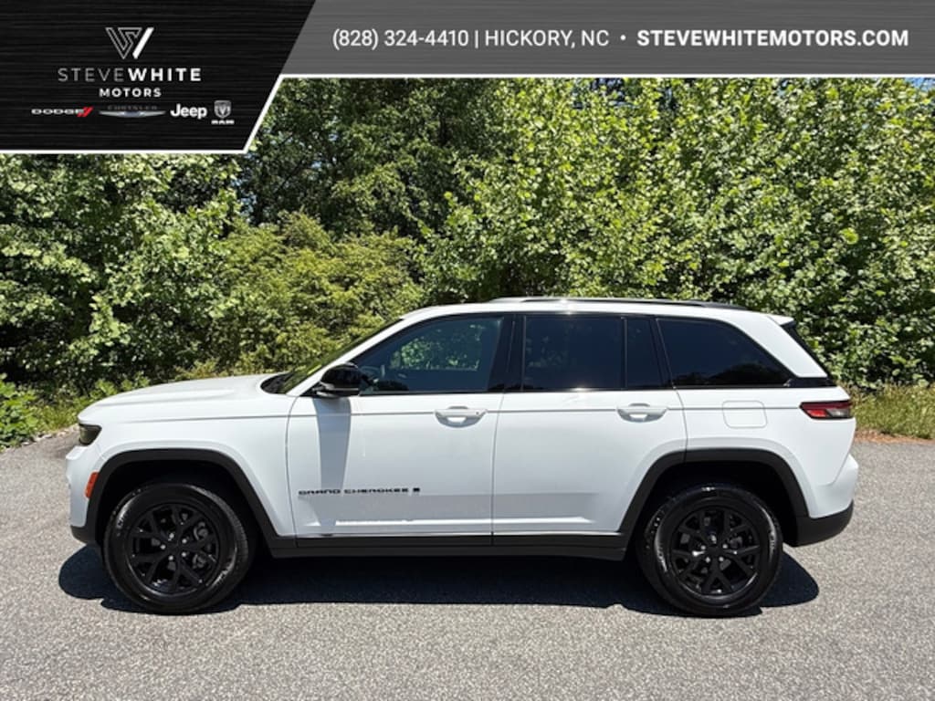Used 2025 Jeep Grand Cherokee Altitude X 4WD SUV