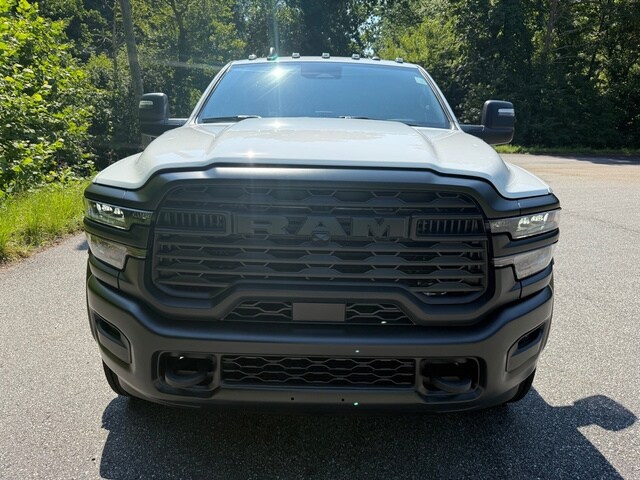 2025 Ram 4500 Tradesman photo 3