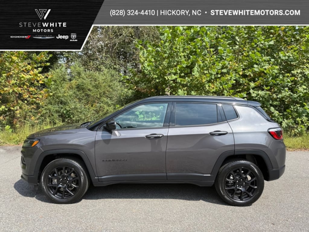 Used 2024 Jeep Compass Latitude SUV