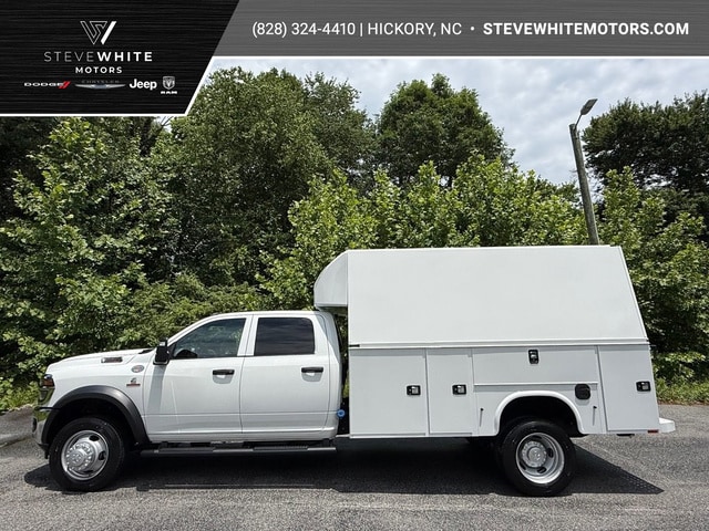 2026 RAM 5500 Big Horn 4X4 Crew Cab DRW 197" WB's photo