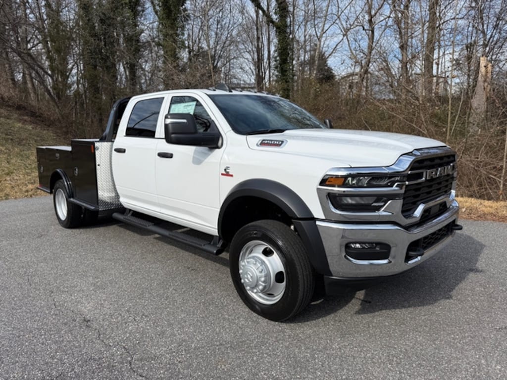 New 2026 Ram 4500 Chassis Cab Tradesman Crew 4WD Cummins 9 Combo Bed Pickup