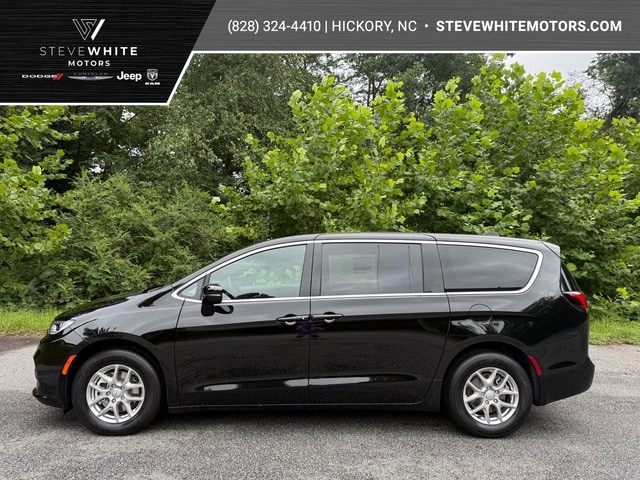 2026 Chrysler Pacifica Passenger Van 