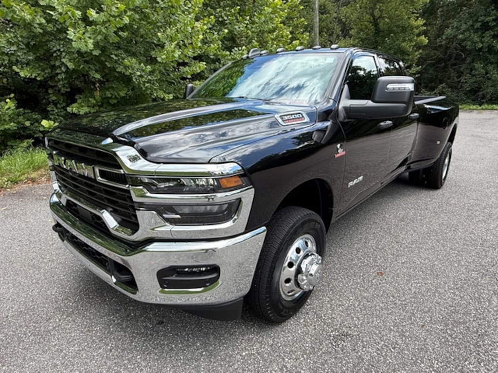 New 2026 Ram 3500 Big Horn Crew 4WD Cummins DRW Pickup
