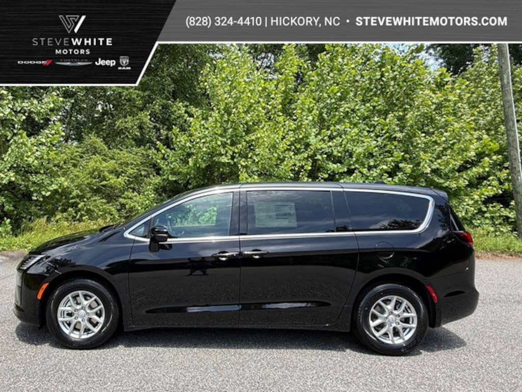 New 2027 Chrysler Pacifica Select Passenger Van
