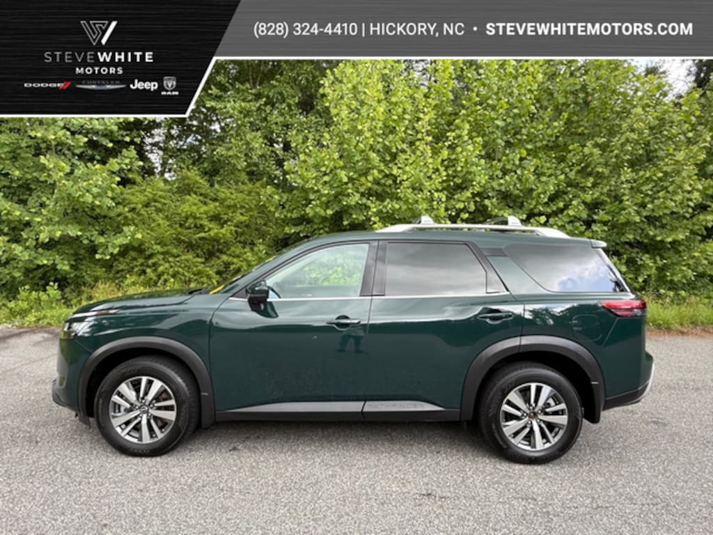Used 2024 Nissan Pathfinder SL AWD SUV