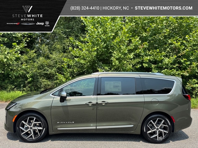 2027 Chrysler Pacifica Passenger Van 