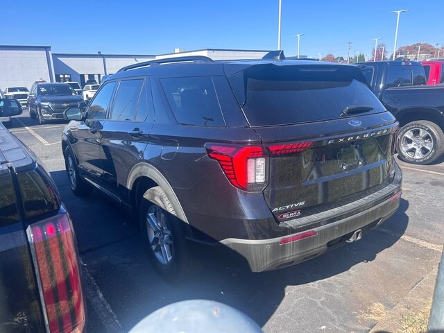 2025 Ford Explorer photo 4