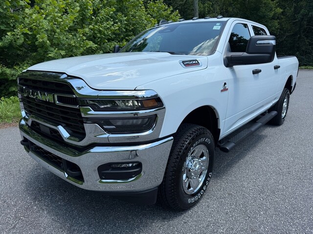 2025 Ram 2500 Tradesman photo 2