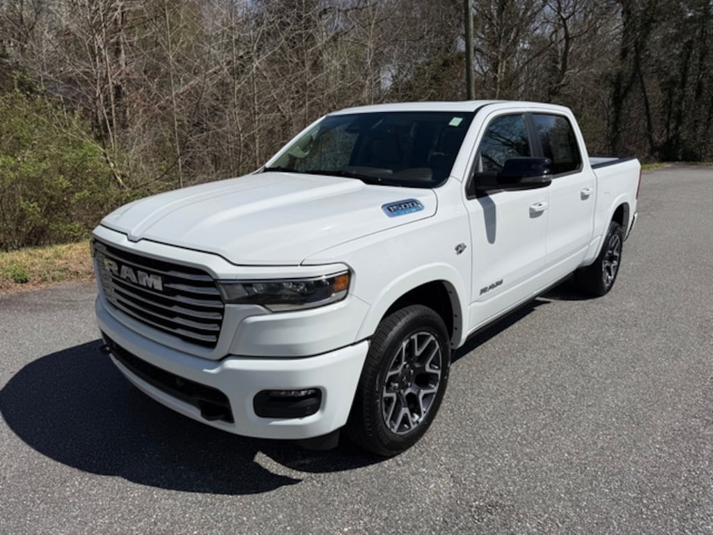 New 2026 Ram 1500 Laramie Crew Hemi 4WD Pickup