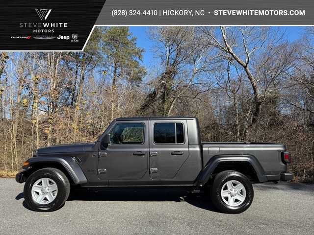 2022 Jeep Gladiator Sport S's photo