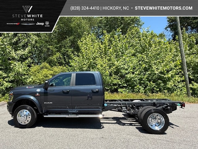 2026 RAM 4500 Big Horn 4X4 Crew Cab DRW 173" WB's photo