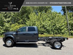 2026 Ram 4500 Chassis Cab Big Horn/Laramie Crew 4WD Cummins 9 Skirted Bed Pickup