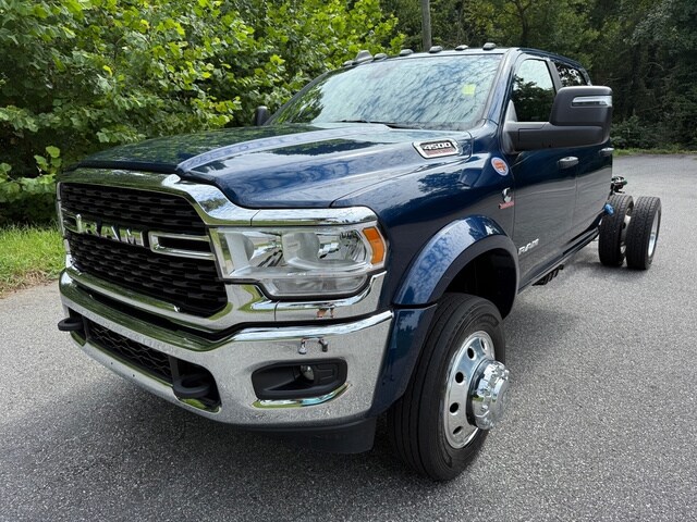 2024 Ram 4500 SLT photo 2