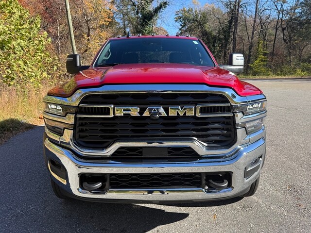 2026 Ram 5500 Tradesman photo 3