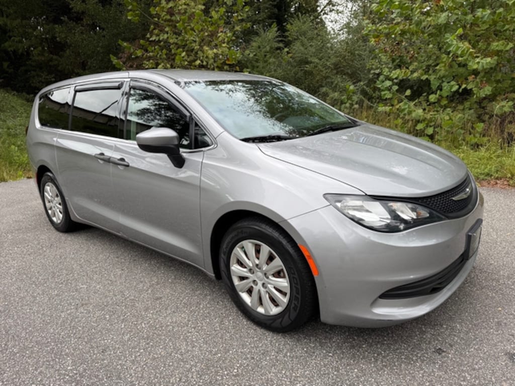 Used 2018 Chrysler Pacifica L Van