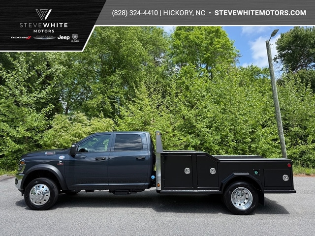 2026 RAM 4500 Tradesman 4X4 Crew Cab DRW 197" WB's photo