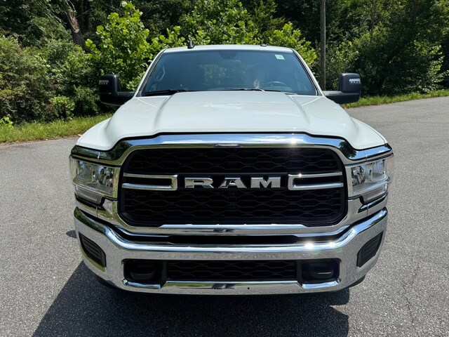 2024 Ram 2500 Tradesman photo 3
