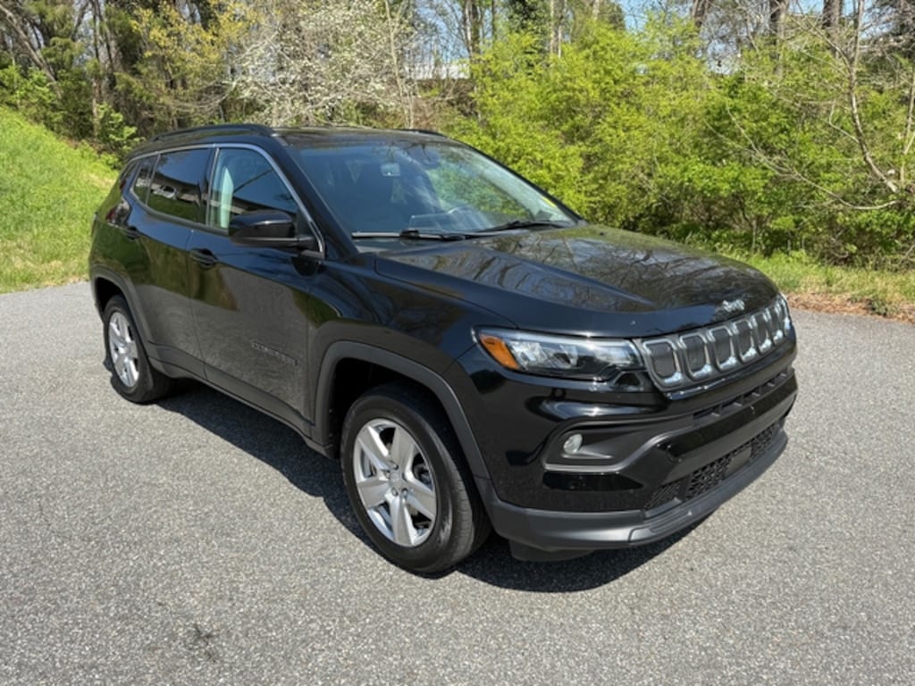 Used 2022 Jeep Compass Latitude 4WD SUV